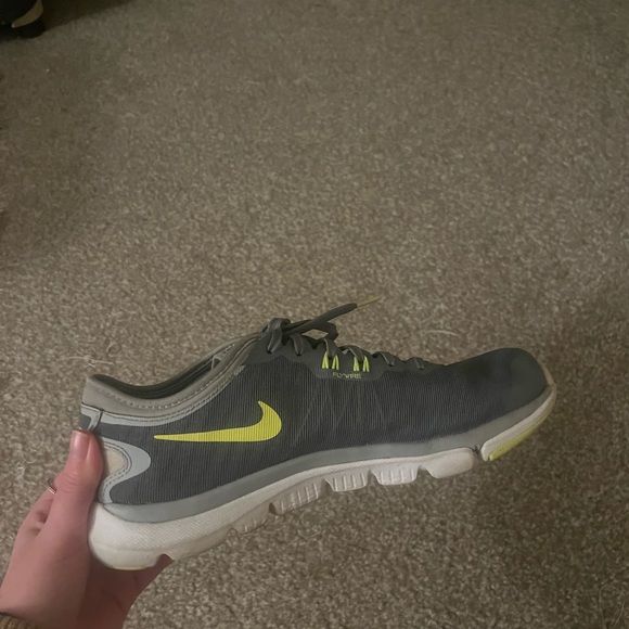 Nike women’s gym shoes size 9 - Picture 5 of 5